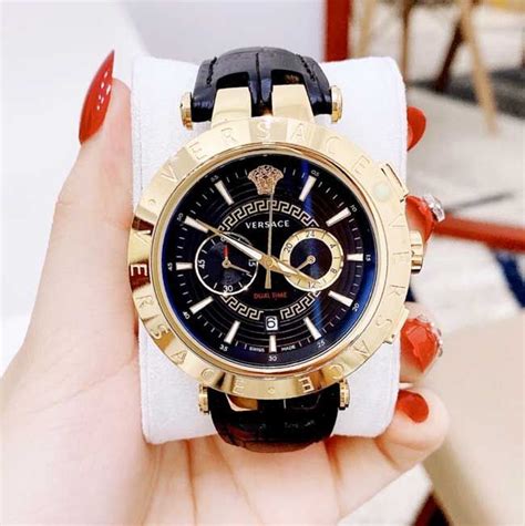 10 cách phân biệt đồng hồ Versace chính hãng thật 